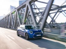 P90527249 Highres Mini Cooper Se 10 20