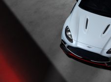 Aston Martin Dbx S 09