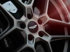 Aston Martin Dbx S 17