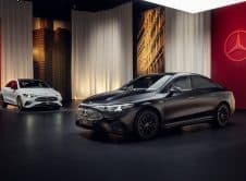 Der Neue Mercedes Benz Cla: Großartig, Mühelos, Intuitiv Und Flexibel The All New Mercedes Benz Cla: Gorgeous, Effortless, Intuitive, And Flexible.