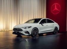 Der Neue Mercedes Benz Cla: Großartig, Mühelos, Intuitiv Und Flexibel The All New Mercedes Benz Cla: Gorgeous, Effortless, Intuitive, And Flexible.