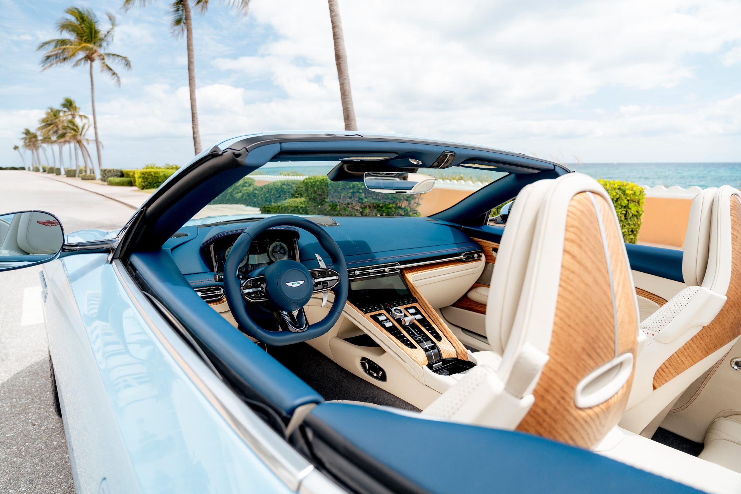 Aston Martin Db12 Volante Palm Beach Edition 12