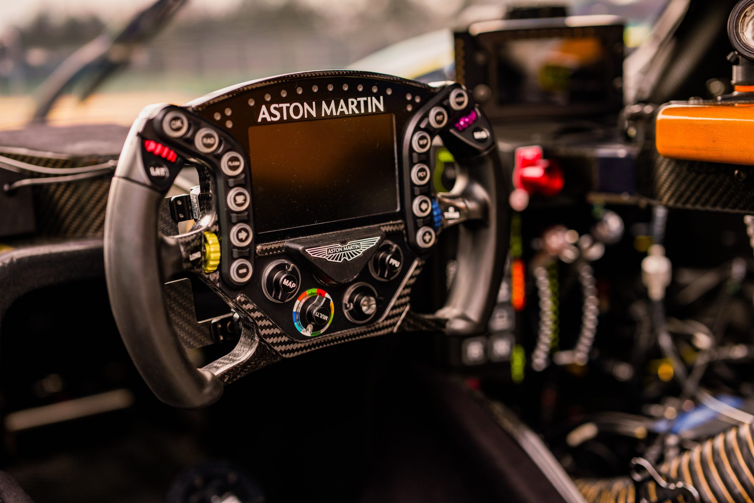Aston Martin Valkyrie Lm (11)