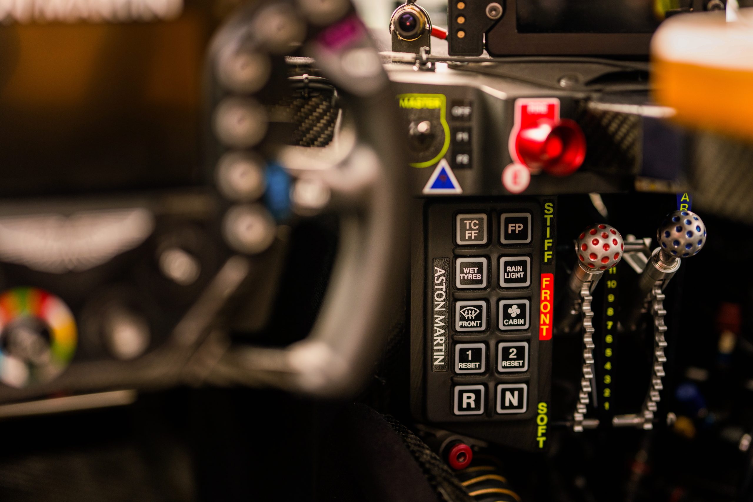 Aston Martin Valkyrie Lm (12)