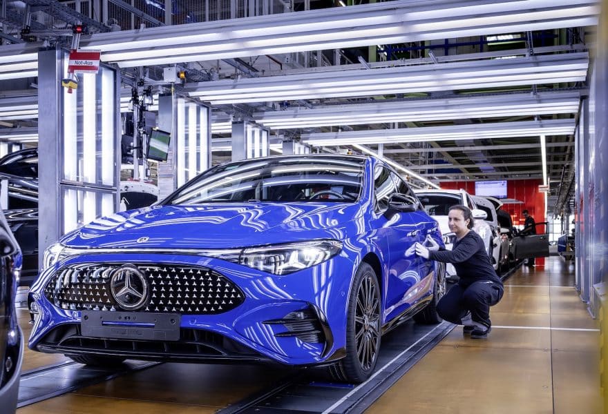 Mercedes-Benz amplía en Europa su gama eléctrica con una cuarta versión de su berlina CLA