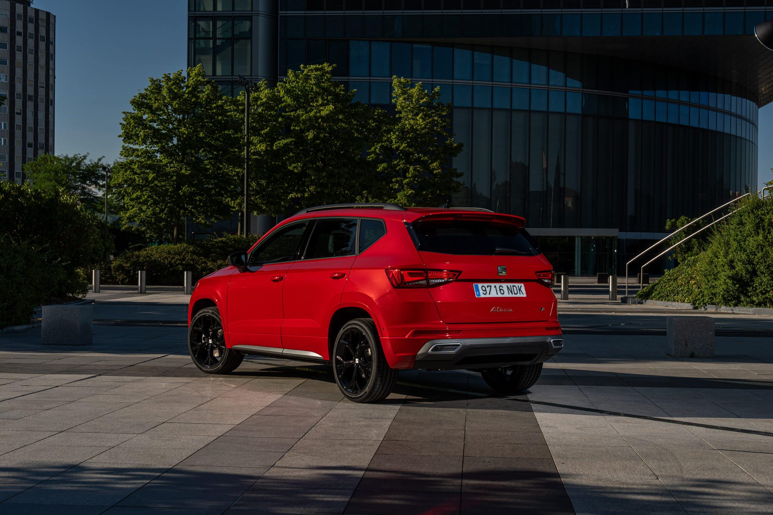 Seat Lanza Las Nuevas Ediciones Especiales Fr 75 Aniversario 37 Hq