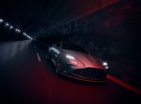 Aston Martin Vantage S 01