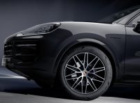 Porsche Black Edition 4