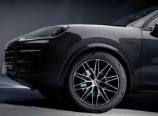 Porsche Black Edition 4