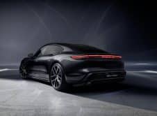 Porsche Black Edition 8