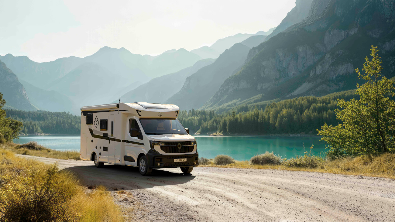 Renault Master Ahorn Camper (1)