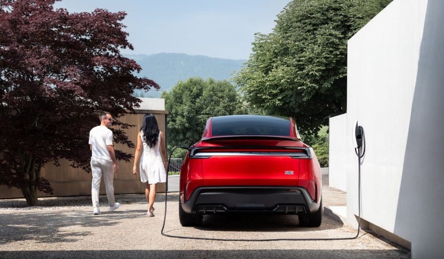 Tesla Model Y Performance 2025 00002