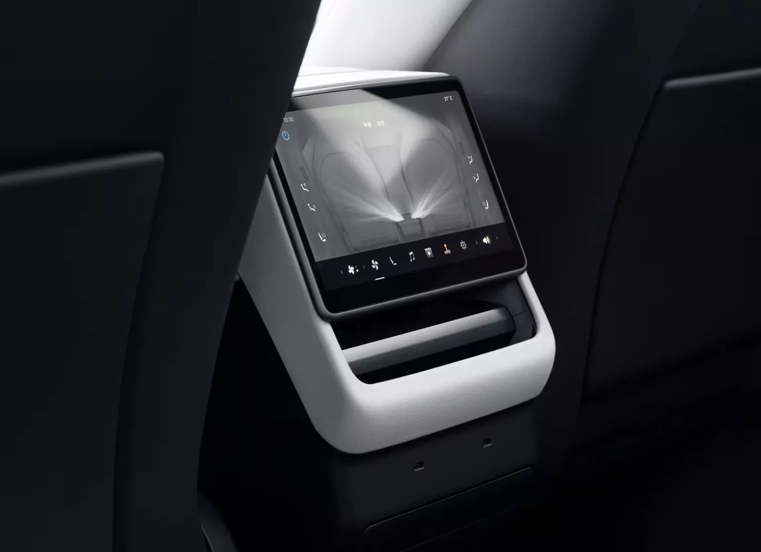 Tesla Model Y L Interior (2)