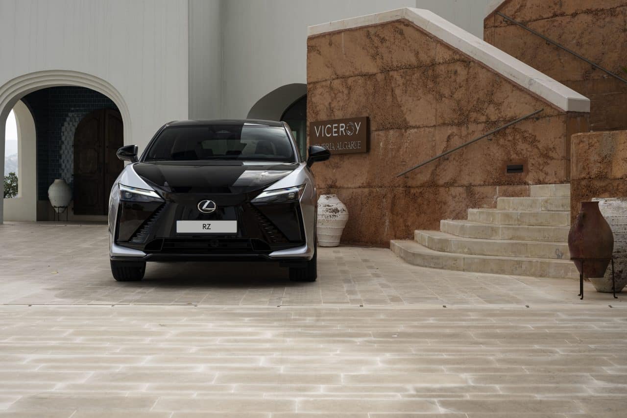 Stadic Lexus 2025 Rz 550e F Sport Sonic Platinum 003 Static