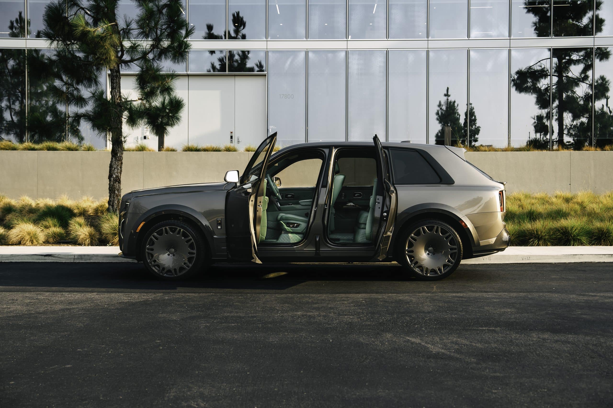 Brabus 700 Cullinan Series Ll On Location (62)