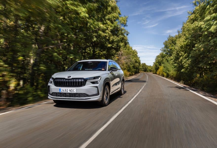 Cómo elegir un SUV para familias numerosas en 2026: siete plazas de verdad, maletero útil y coste de uso