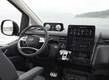 Hyundai Staria 6