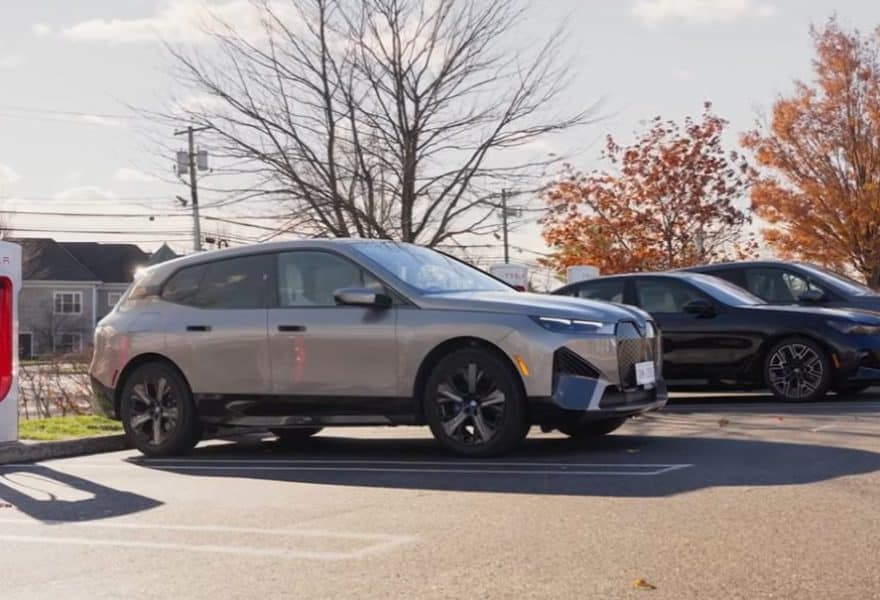 Los vehículos eléctricos de BMW ya pueden acceder a los Supercargadores de Tesla en Norteamérica