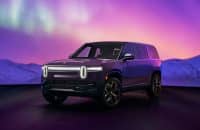 Rivian sorprende con el nuevo color de pintura Borealis para el R1T y R1S