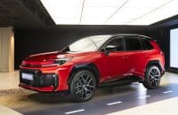 El Toyota RAV4 estrena imagen y sistema híbrido enchufable, con llegada inmediata a España