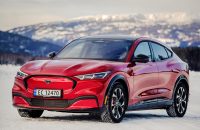 Ford Mustang Mach-E vs Tesla Model Y: dos visiones del SUV eléctrico deportivo cara a cara