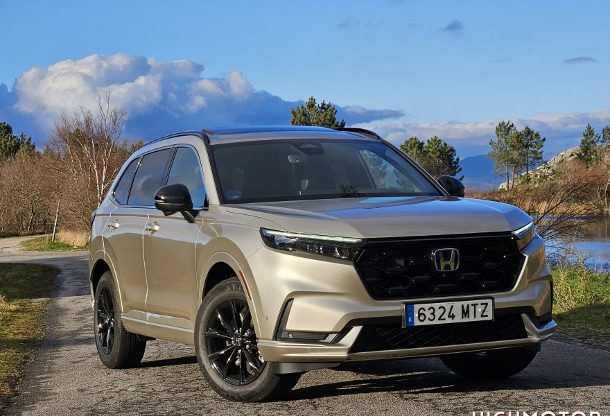 Honda CR-V vs Hyundai Tucson:4万5千ユーロ以下で、テクノロジー装備がより充実したファミリー向けハイブリッドSUVはどちらか
