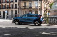 Los 6 SUVs compactos PHEV con mejor maniobrabilidad y radio de giro para el tráfico urbano en 2026