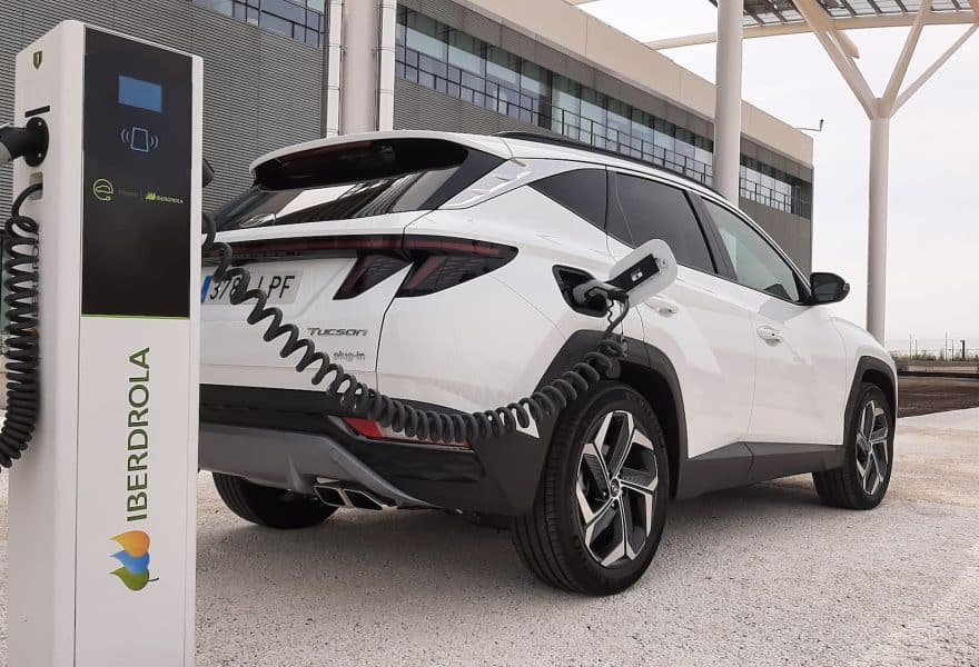 Los coches PHEV más económicos para comprar hoy