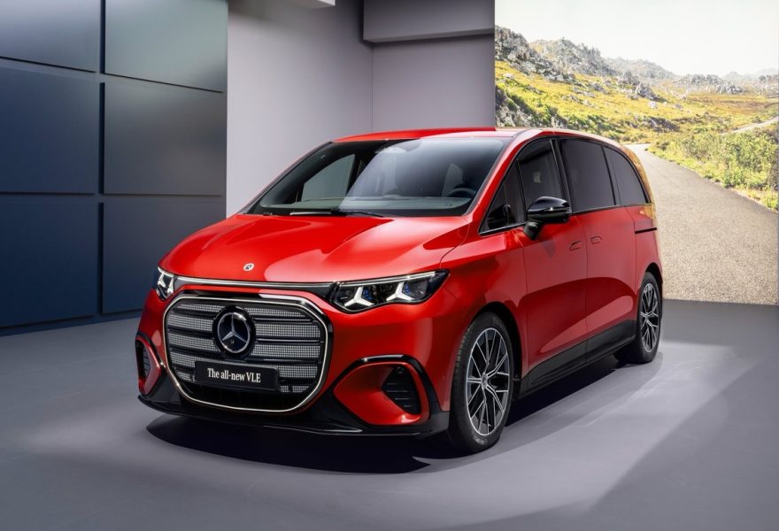 Mercedes-Benz se dispone a iniciar también la producción del monovolumen VLE en China