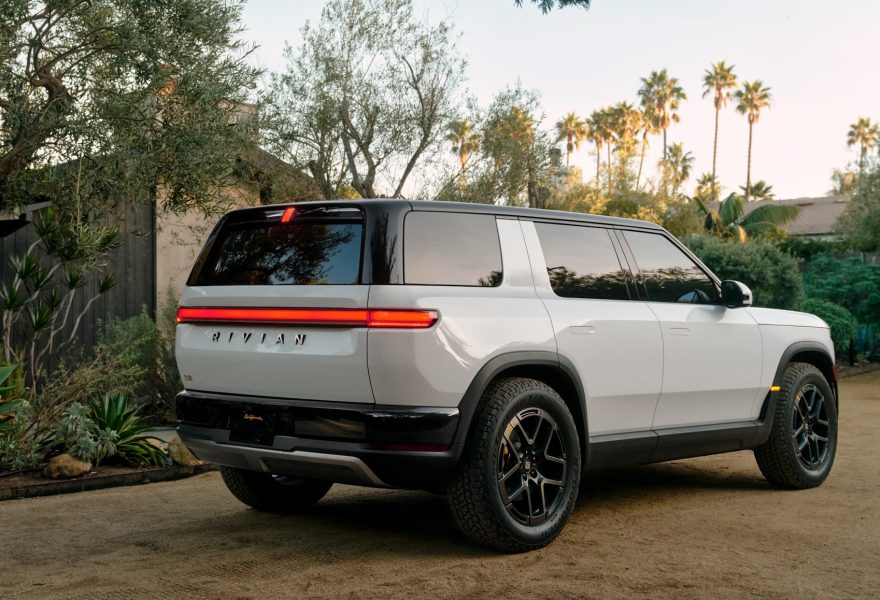 Rivian logra incrementar sus ingresos en el segundo trimestre del año y reduce perdidas