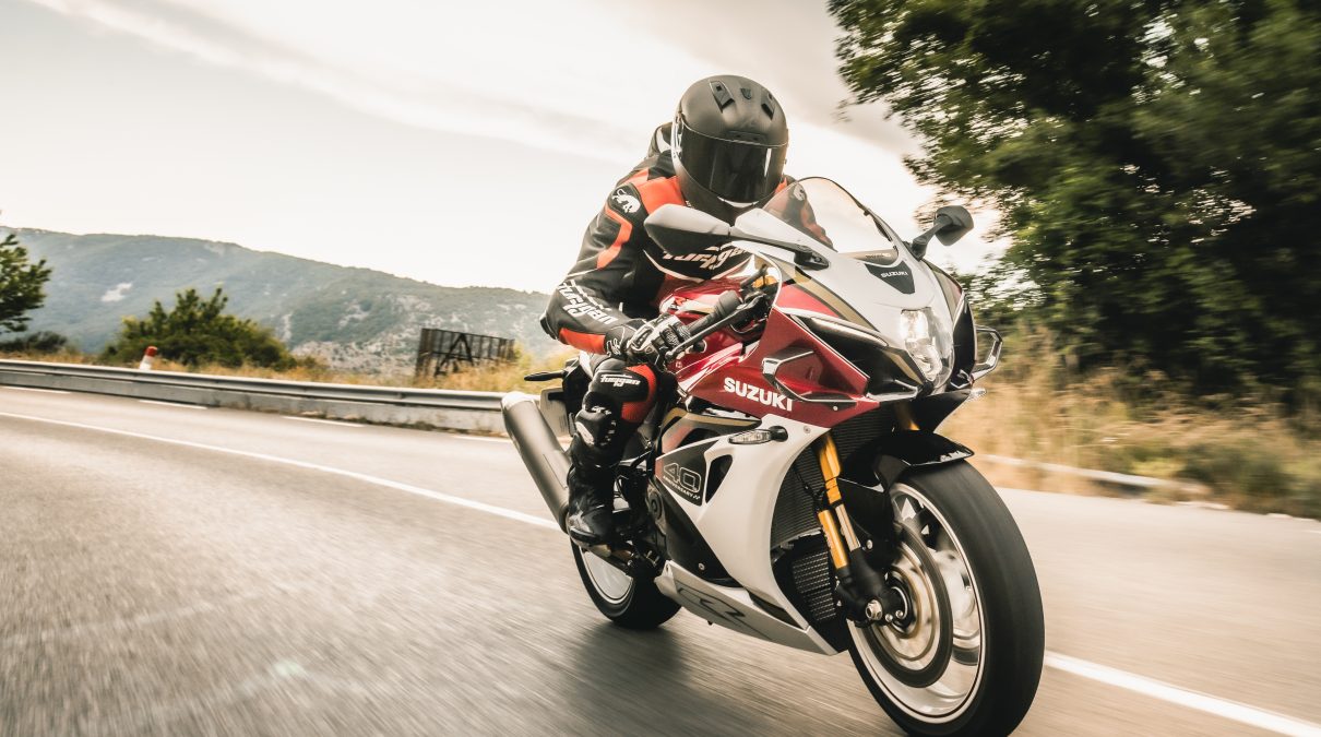La Suzuki GSX-R1000R 40º Aniversario llega al catálogo y los concesionarios de la marca nipona