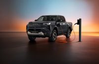 El Toyota Hilux BEV, la primera pick-up de la marca, llega a España