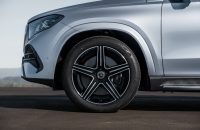 Mercedes-Benz GLE 400e مقابل BMW X5 xDrive50e: أي سيارة SUV-D هجينة قابلة للشحن فاخرة تقدّم أكثر في 2026