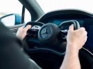 El renovado Mercedes-Benz EQS contará opcionalmente con un nuevo volante steer-by-wire