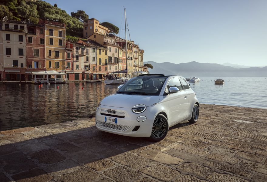 FIAT desvela la edición limitada Dolce Vita en exclusiva para el 500 Hybrid Cabrio