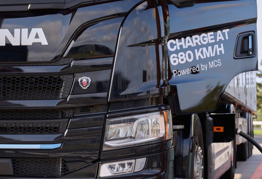 Scania realiza una demostración de carga bidireccional a 750 kW