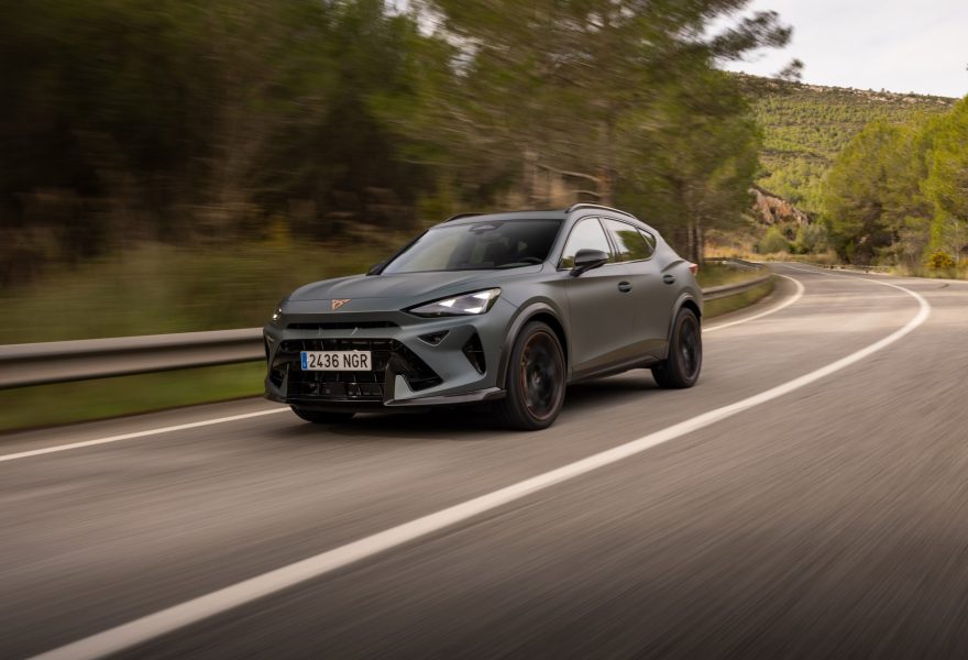 Cupra Formentor e-Hybrid contra Volvo EX40: dos estilos del SUV enchufable de diseño