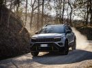 Jeep Avenger frente a Peugeot e-2008: qué SUV-B eléctrico se maneja mejor en el atasco urbano