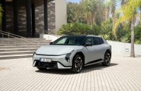 KIA EV4 frente a Tesla Model 3: duelo de compactos eléctricos por debajo de 45.000 euros