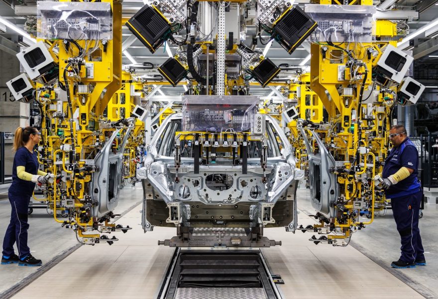 BMW impulsa la producción del iX3 en Hungría para atender el elevado nivel de demanda