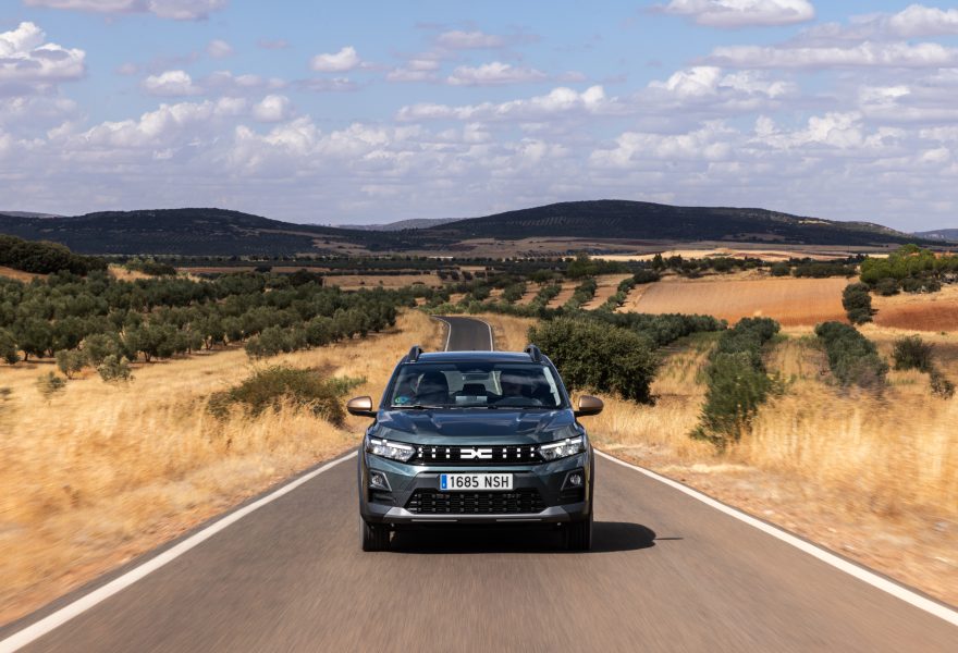 Primer contacto del Dacia Sandero Hybrid 155: potencia y eficiencia desde 19.890 euros