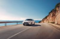 Honda introduce novedades en toda la gama del Civic e:HEV, incluido el cambio virtual S+ Shift