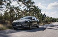 Polestar 2 frente a KIA EV4: duelo de compactos eléctricos por debajo de 50.000 euros