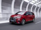 Mercedes-Benz amplia la gama de su nuevo monovolumen VLE con una nueva versión con doble propulsor eléctrico