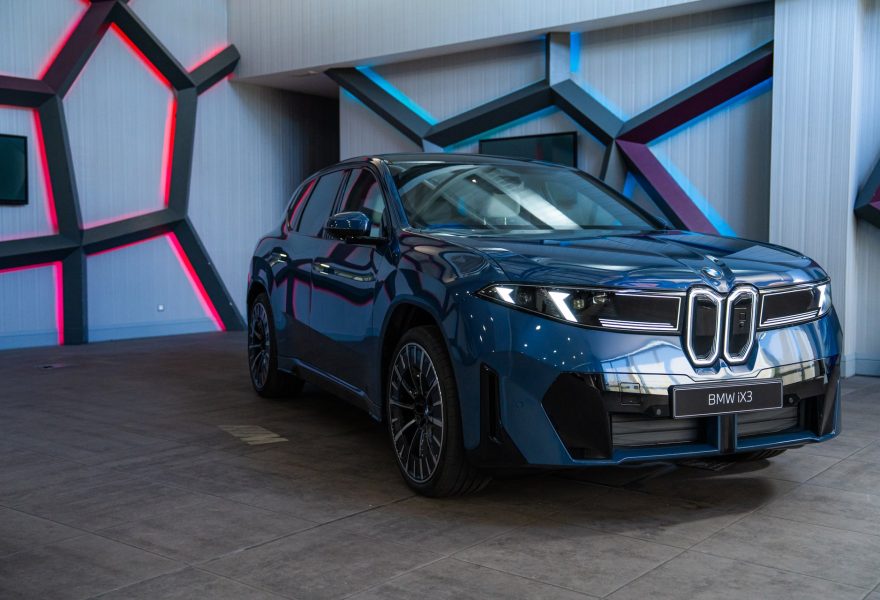 Cómo elegir un SUV premium eléctrico en 2026 sin superar los 80.000 euros: autonomía, carga y garantía