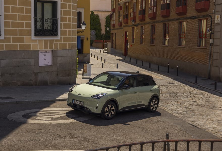 Al volante del Geely E2: más coche de lo que parece