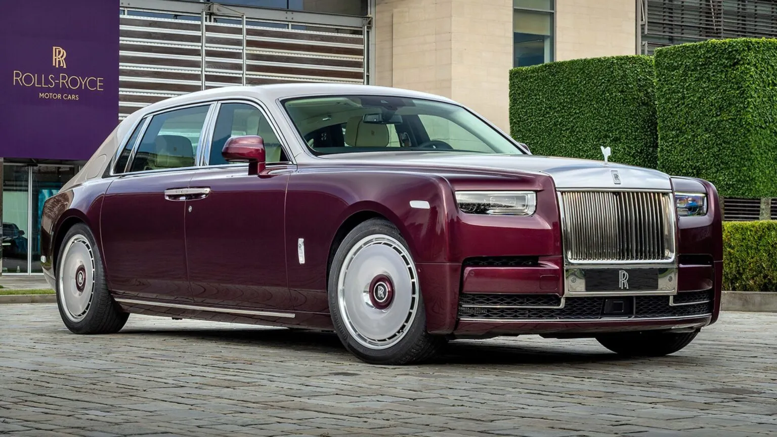 Rolls Royce Phantom Hummingbird Dubai (2)