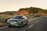 Cómo elegir un compacto eléctrico premium en 2026: batería, potencia de carga y equipamiento tecnológico