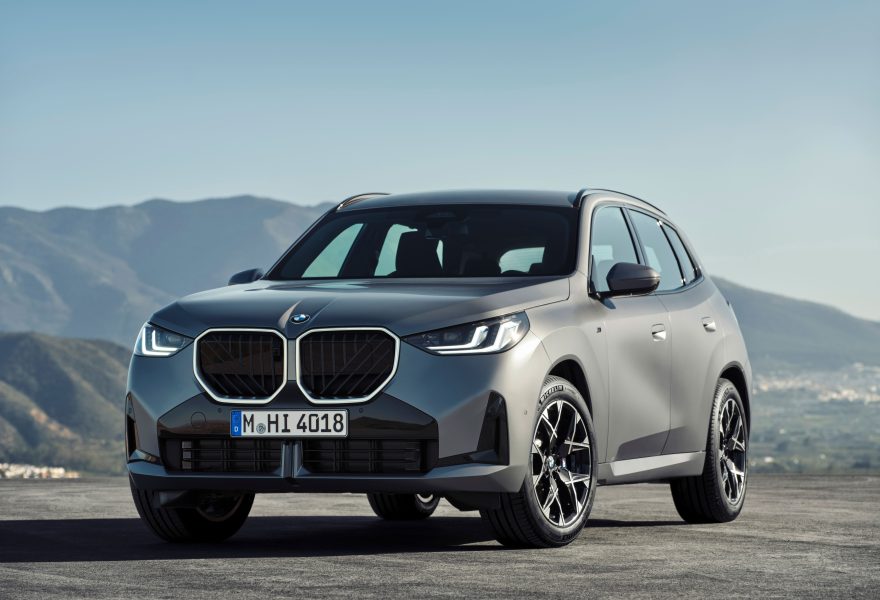 BMW X3 30e frente a Mercedes-Benz GLC 300e: qué SUV-C híbrido enchufable premium ofrece más valor en 2026