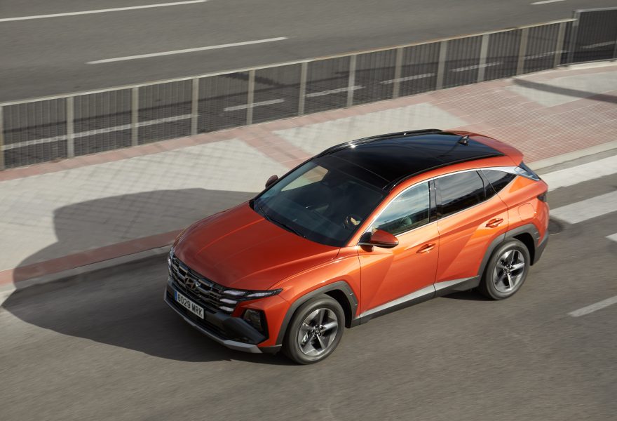 Cómo elegir un compacto PHEV familiar en 2026: espacio del maletero con batería, consumo mixto y modos de conducción